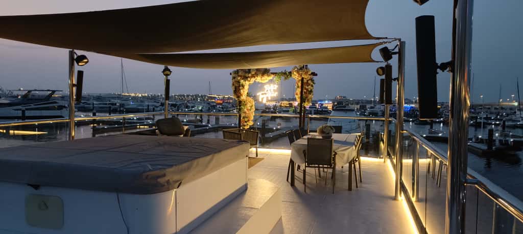 Yacht party 1